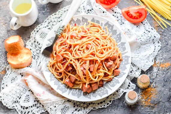 спагетти с колбасой рецепт фото 8